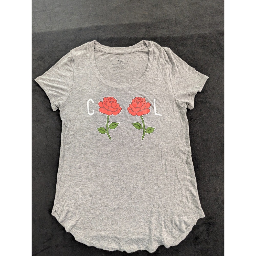 Cool Roses Gray Short Sleeve Rayon Blend‎ T-Shirt Women's S